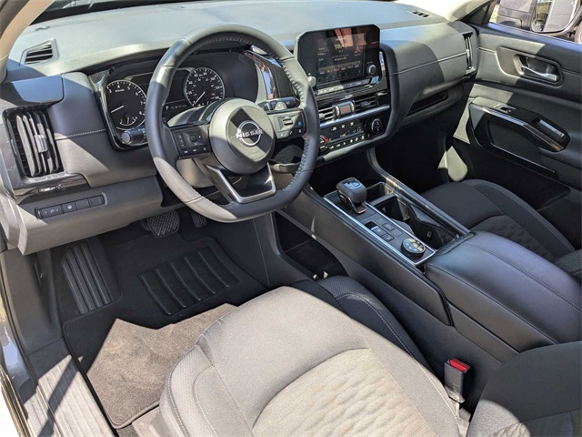 Vehicle image 12 of 38