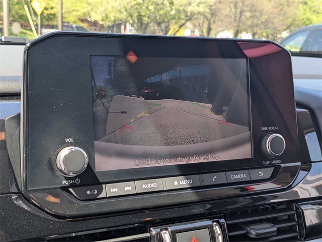 Vehicle image 24 of 38