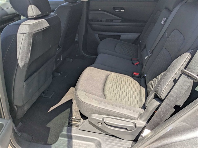 Vehicle image 26 of 38