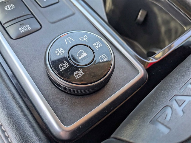 Vehicle image 21 of 38