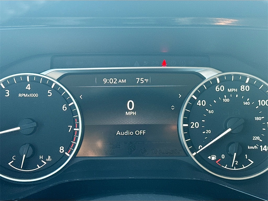 Vehicle image 17 of 24
