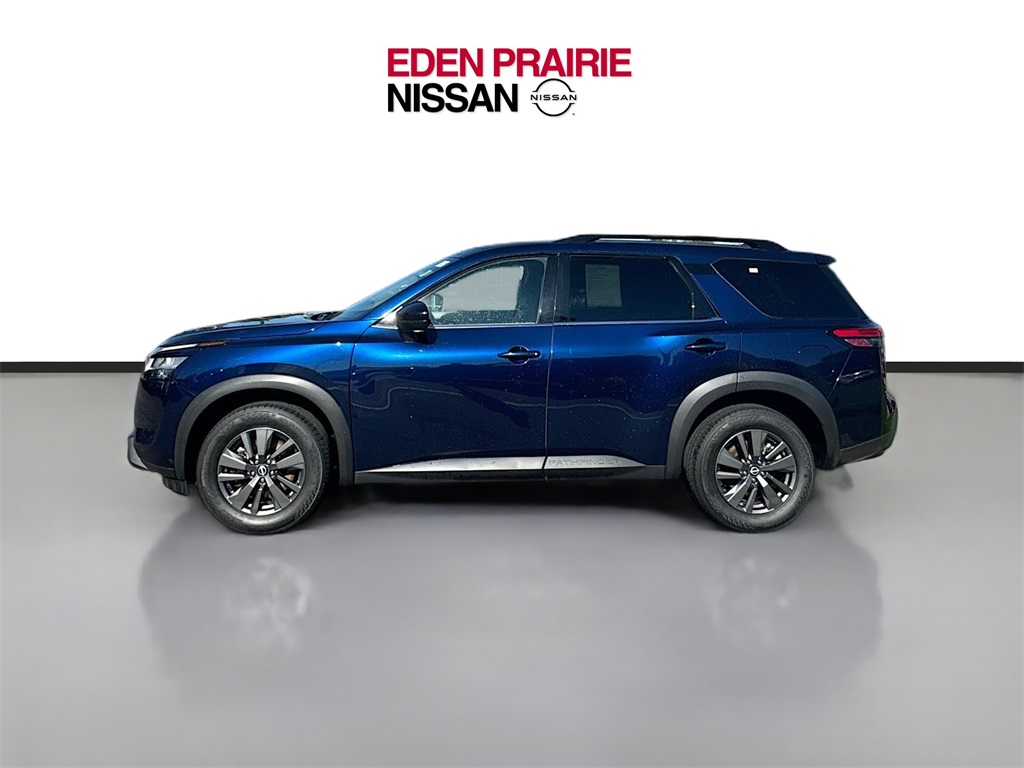 Vehicle image 8 of 24