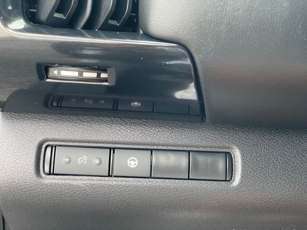 Vehicle image 15 of 37