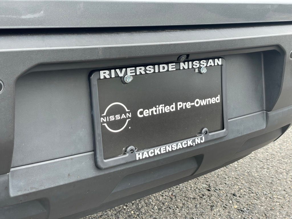 Vehicle image 28 of 37