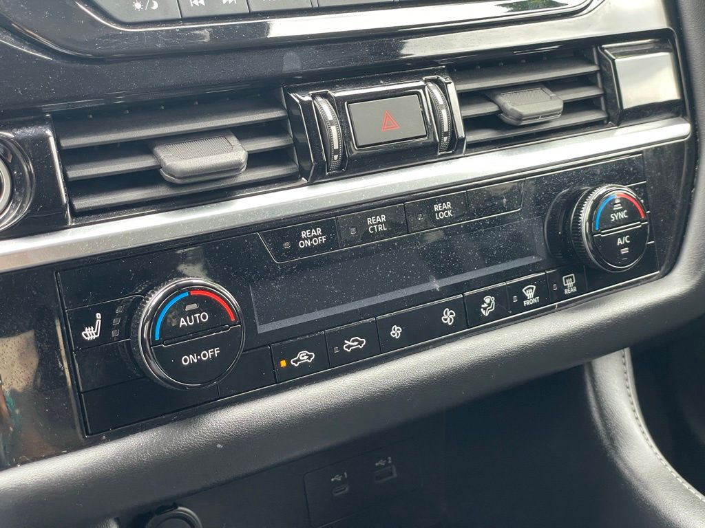 Vehicle image 20 of 37