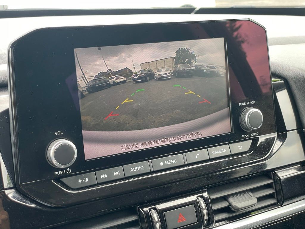 Vehicle image 19 of 37