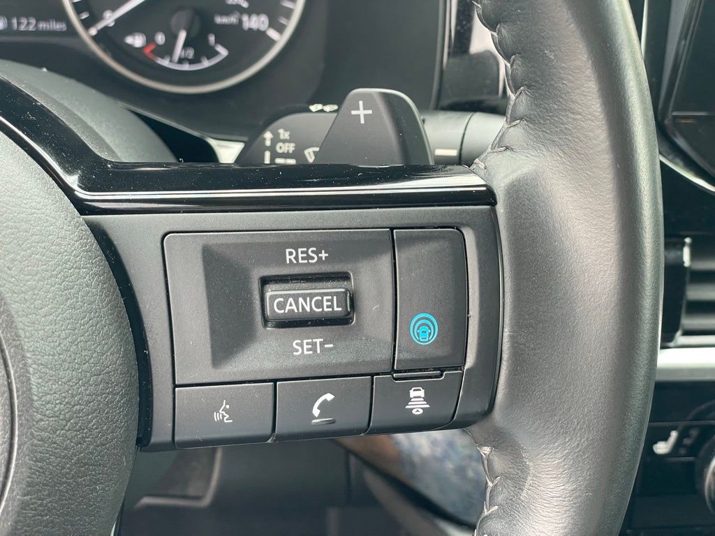 Vehicle image 17 of 37