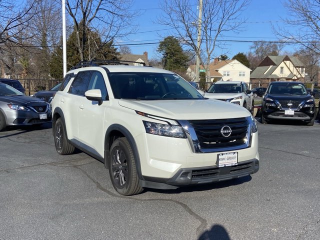 Vehicle image 3 of 31