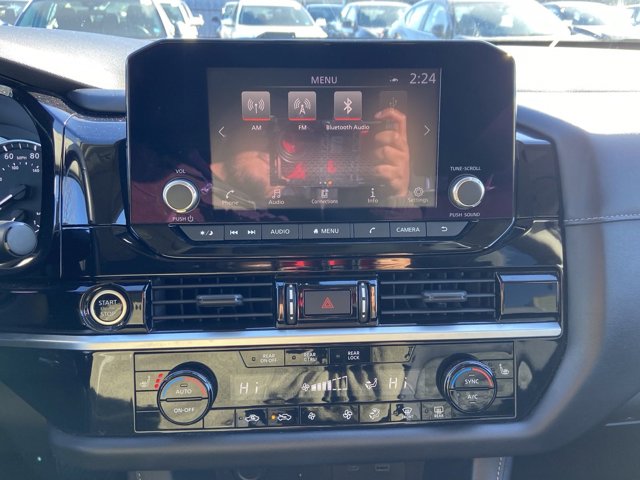 Vehicle image 18 of 31