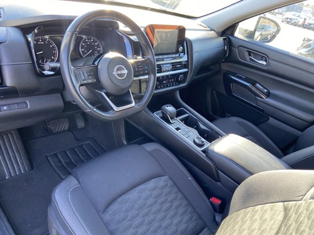Vehicle image 22 of 31