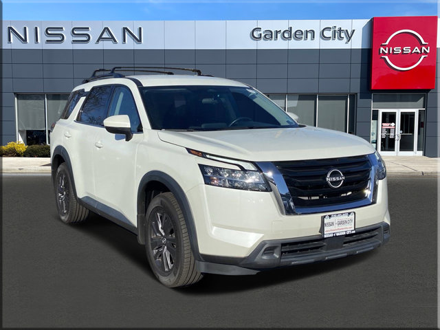 Vehicle image 4 of 31