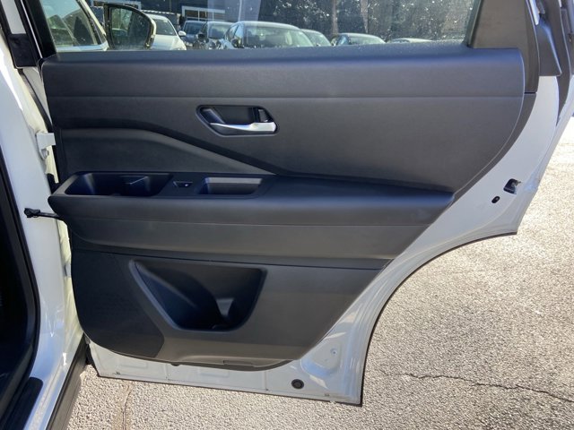 Vehicle image 29 of 31