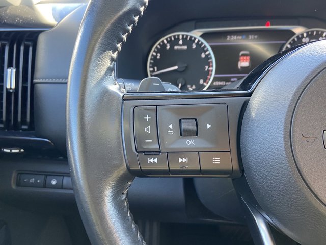 Vehicle image 16 of 31