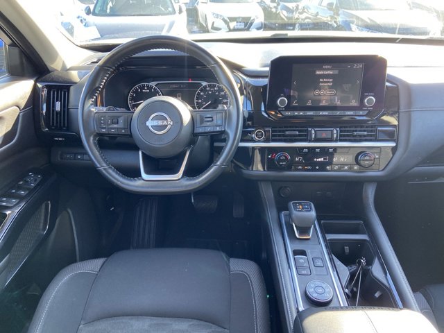 Vehicle image 12 of 31