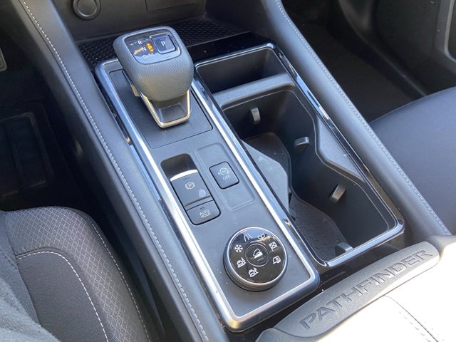 Vehicle image 20 of 31