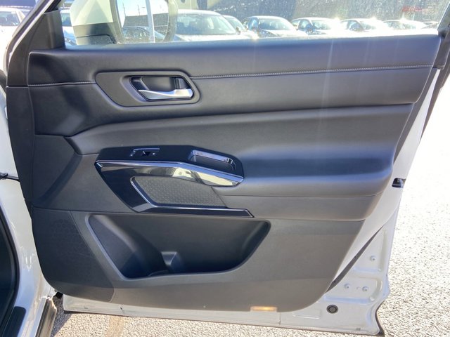Vehicle image 26 of 31