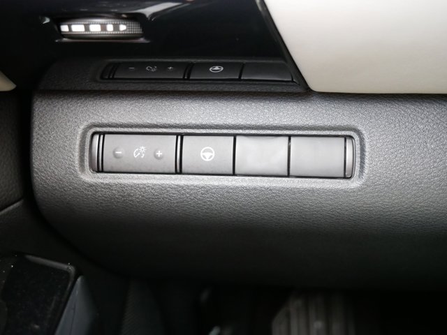 Vehicle image 26 of 37