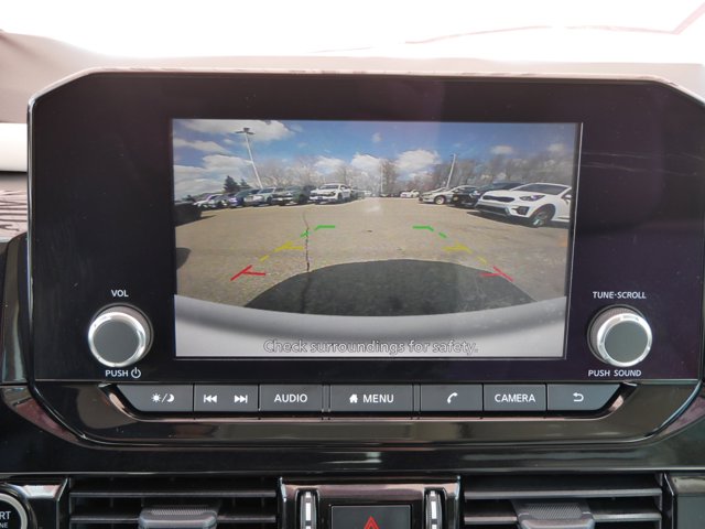 Vehicle image 27 of 37