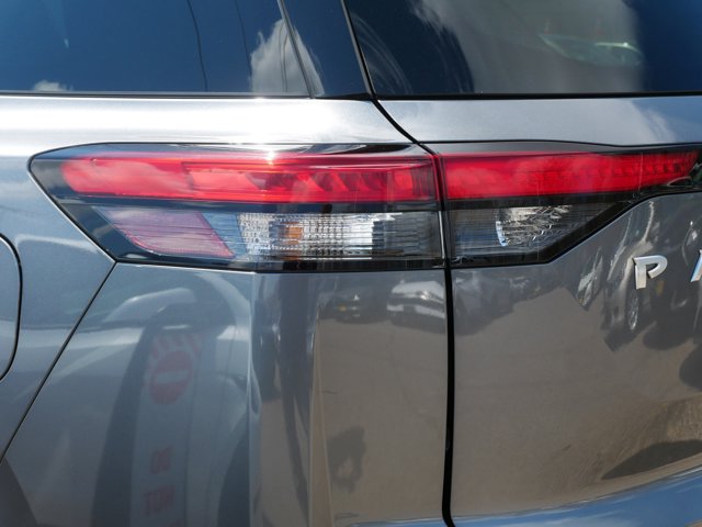 Vehicle image 17 of 37