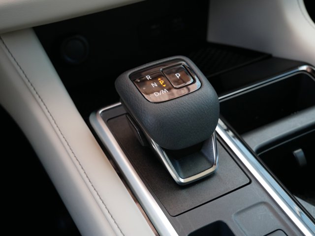 Vehicle image 24 of 37