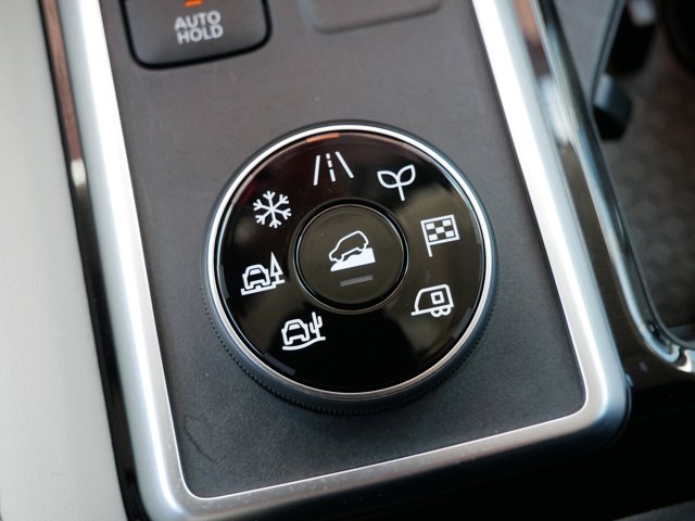 Vehicle image 31 of 37