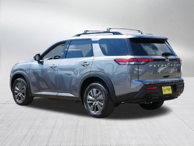 Vehicle image 7 of 37