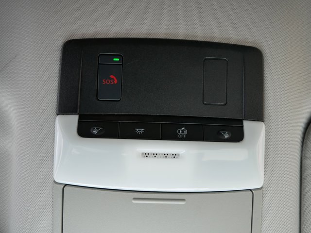 Vehicle image 34 of 37