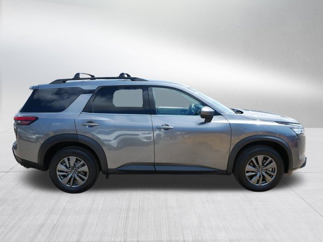 Vehicle image 4 of 37