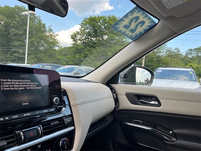 Vehicle image 15 of 27