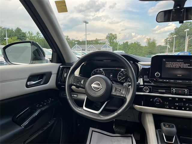 Vehicle image 13 of 27