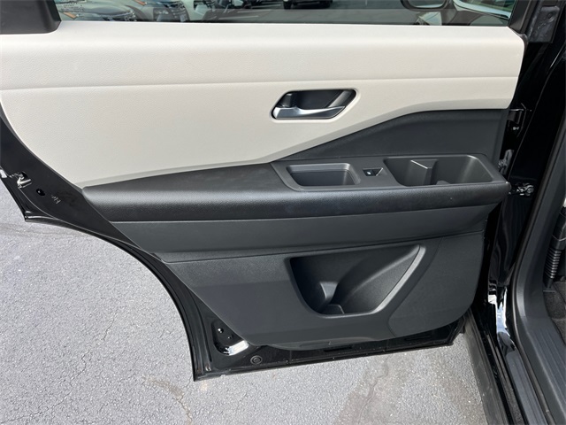 Vehicle image 27 of 27