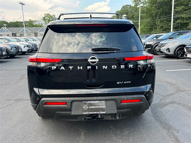 Vehicle image 10 of 27