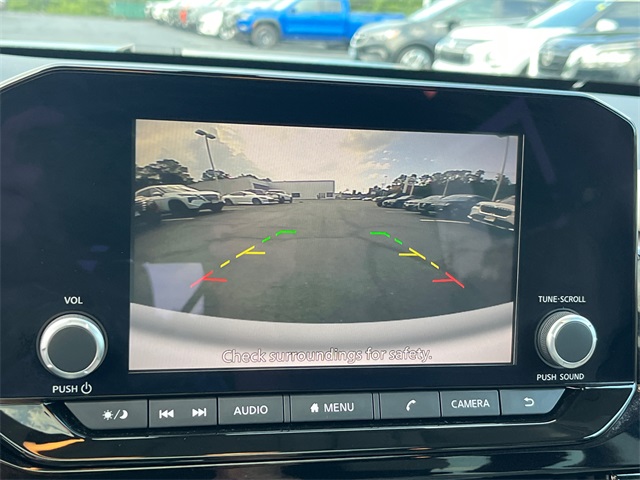 Vehicle image 22 of 27