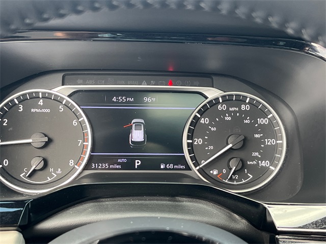 Vehicle image 21 of 27
