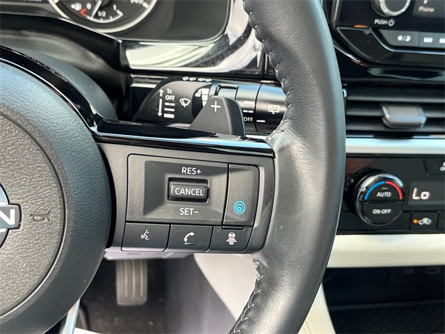 Vehicle image 20 of 27