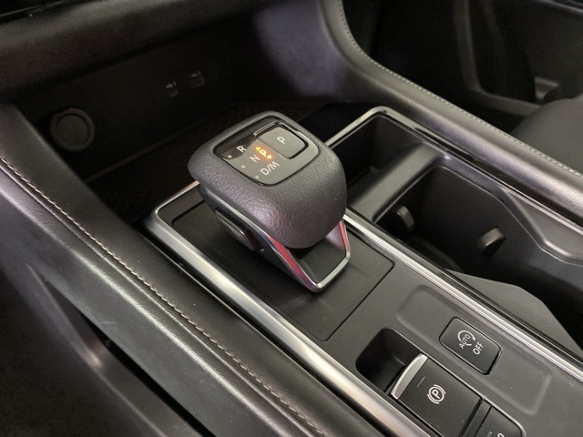 Vehicle image 22 of 28