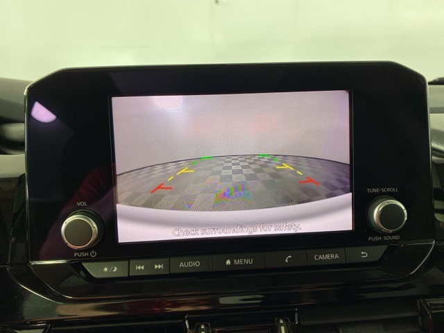 Vehicle image 20 of 28