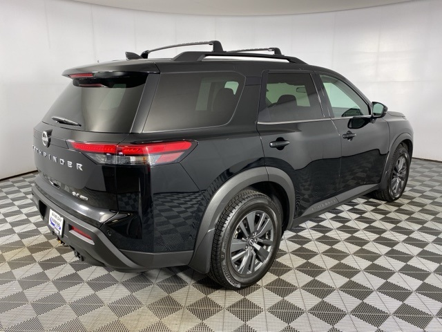 Vehicle image 5 of 28