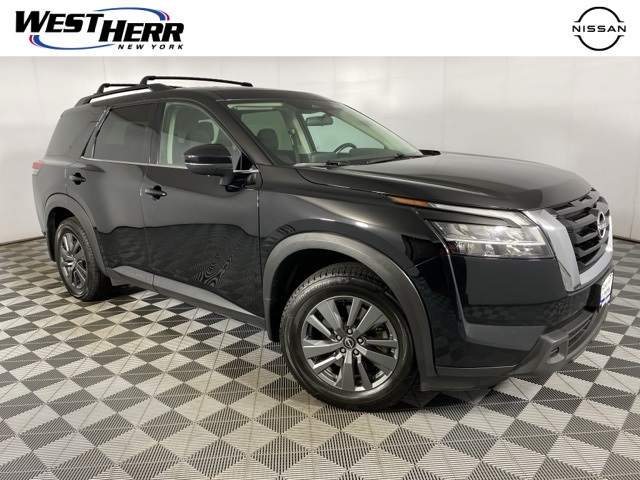 Vehicle image 3 of 28