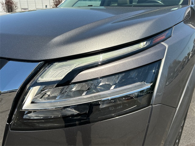 Vehicle image 7 of 25
