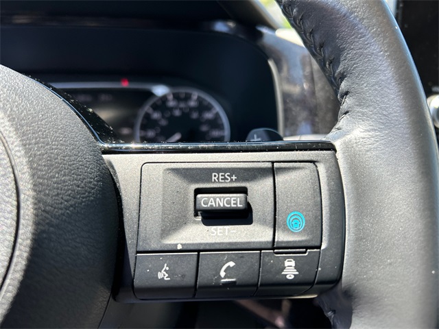 Vehicle image 14 of 25