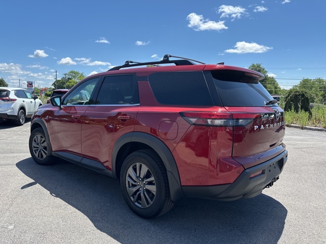 Vehicle image 4 of 25