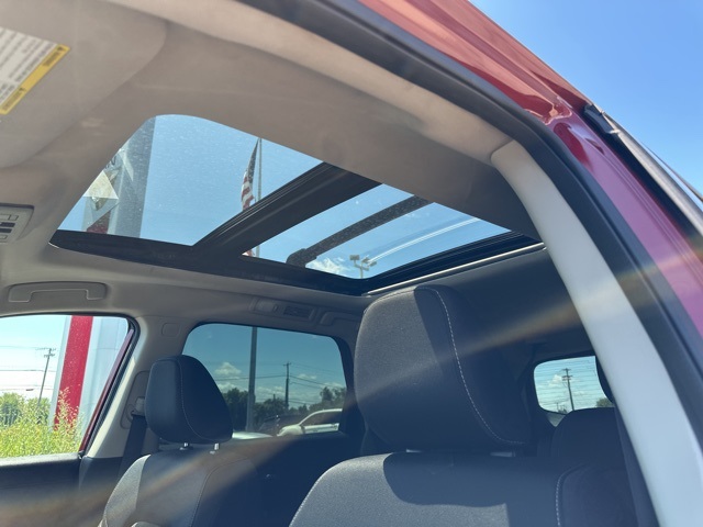 Vehicle image 24 of 25