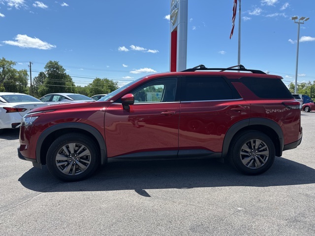 Vehicle image 5 of 25