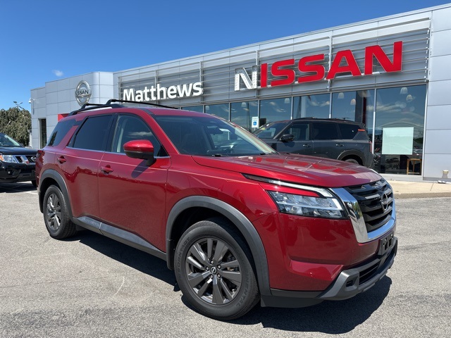 Vehicle image 2 of 25