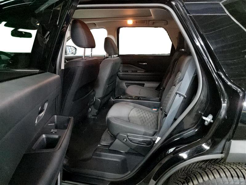 Vehicle image 10 of 23