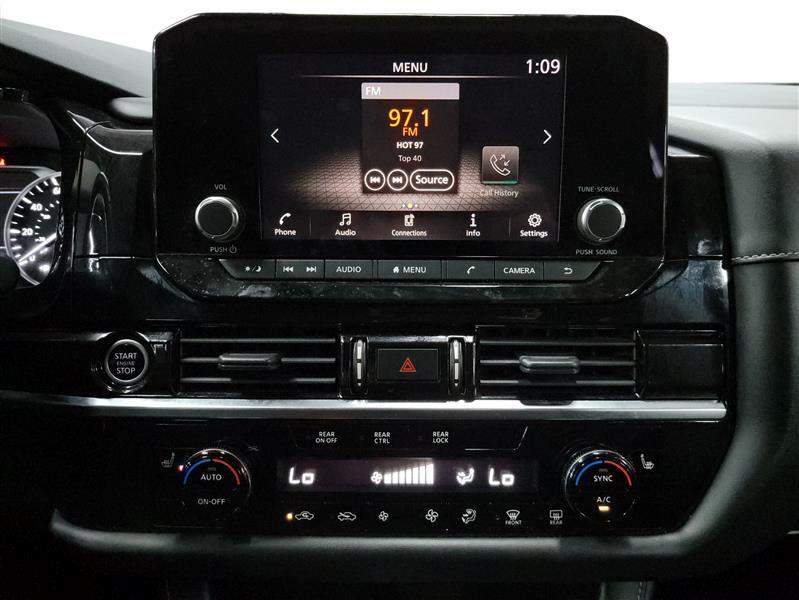 Vehicle image 14 of 23
