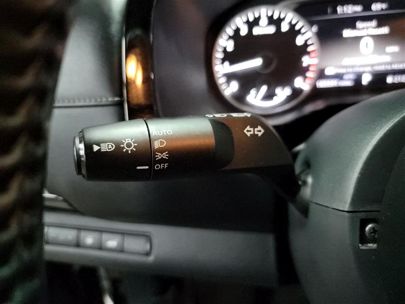Vehicle image 18 of 23