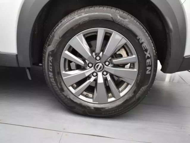 Vehicle image 34 of 35