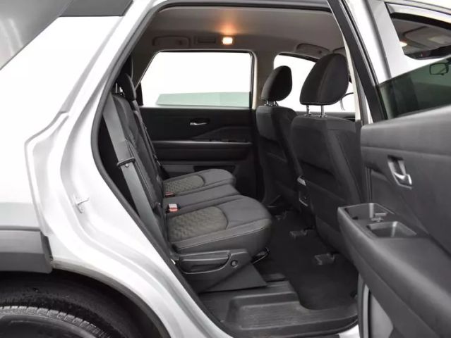 Vehicle image 15 of 35